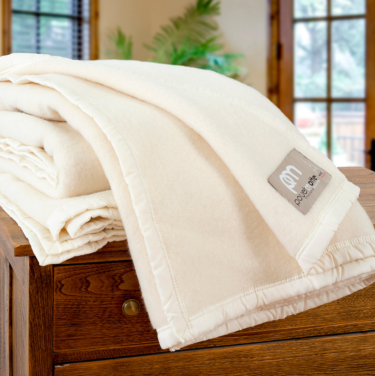 Poyet Motte Aubisque Reversible 500GSM Heavyweight 100% Wool Blanket, Natural