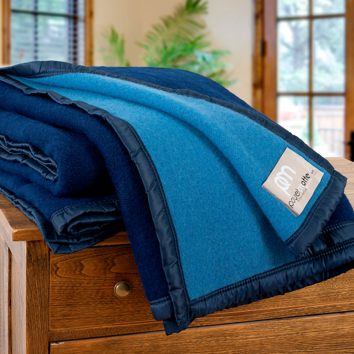 Poyet Motte Aubisque Reversible 500GSM Heavyweight 100% Wool Blanket, Navy