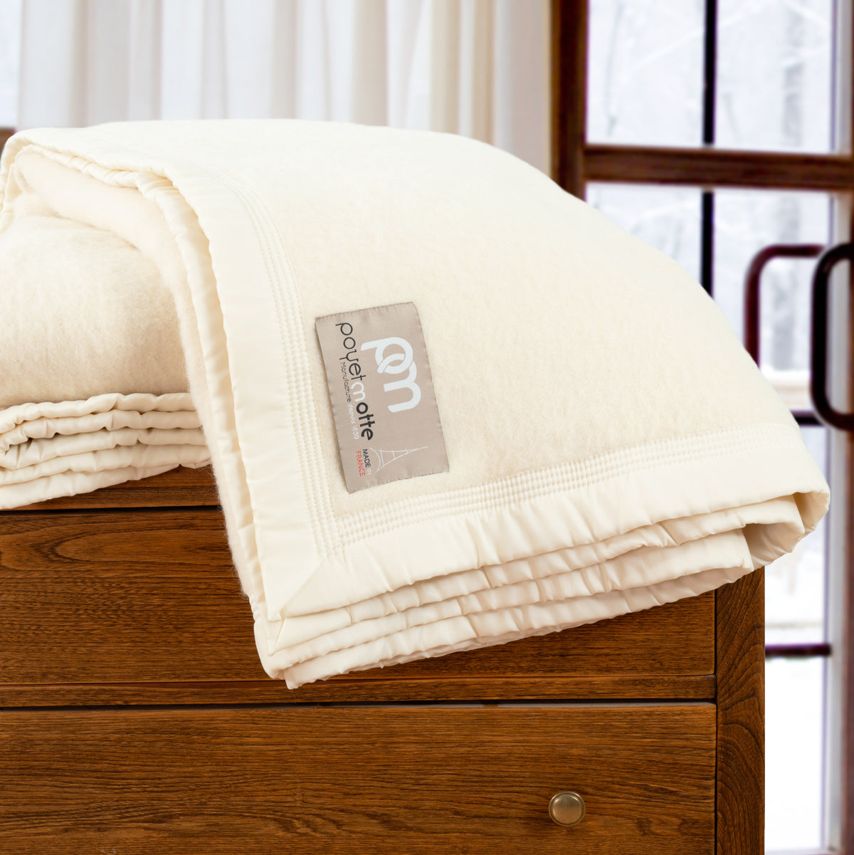 Aurora-wool-blanket-700gsm-natural-dresser