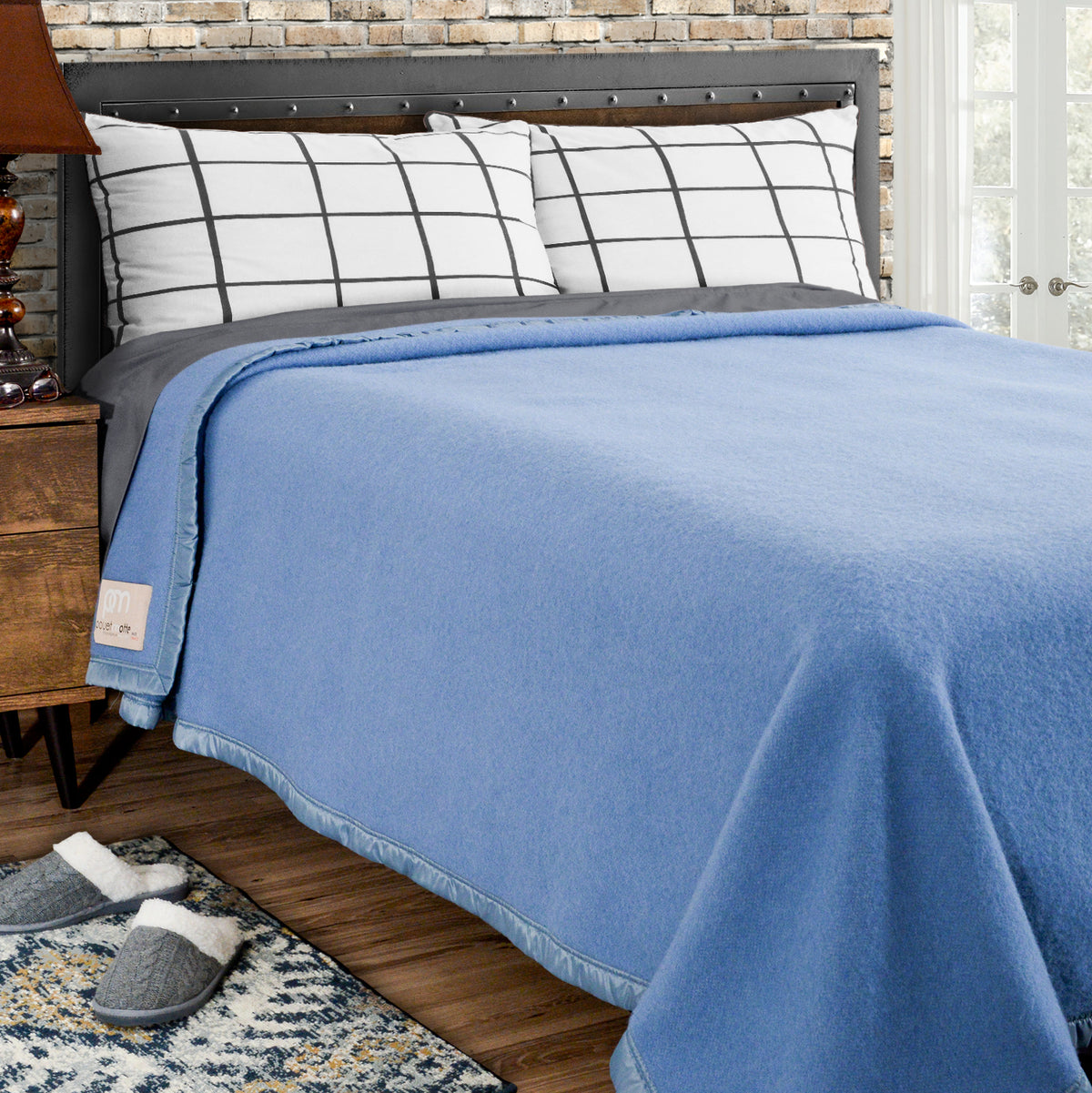 Poyet Motte Rivoli/Elysee 400GSM Mid-Weight 100% Virgin Wool Blanket, Blue