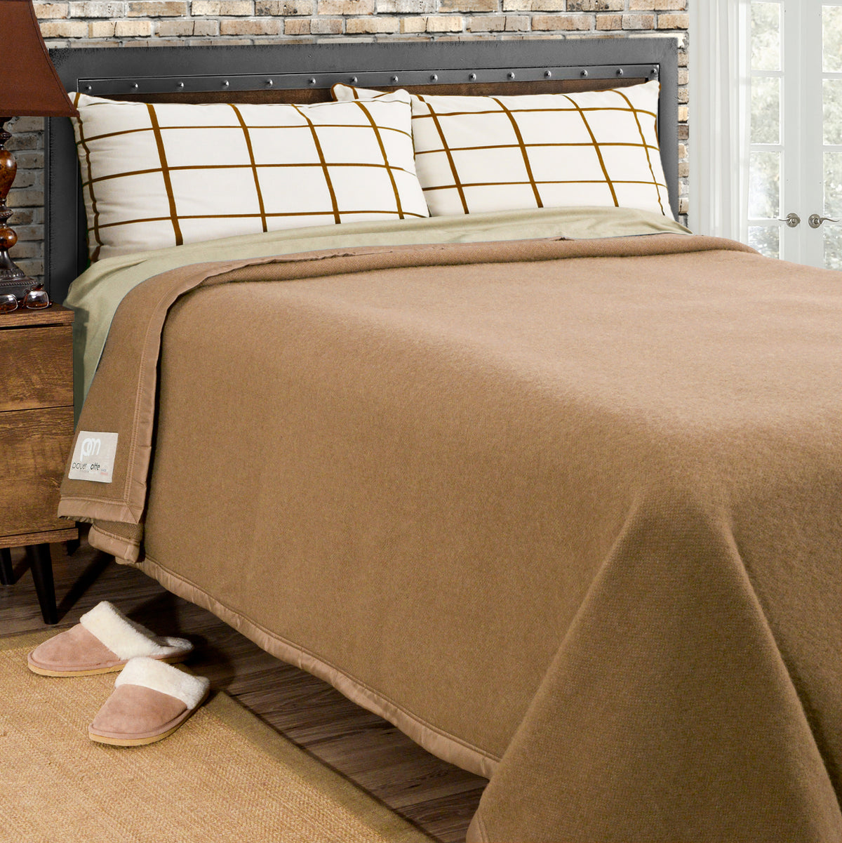 Poyet Motte Rivoli/Elysee 400GSM Mid-Weight 100% Virgin Wool Blanket, Camel