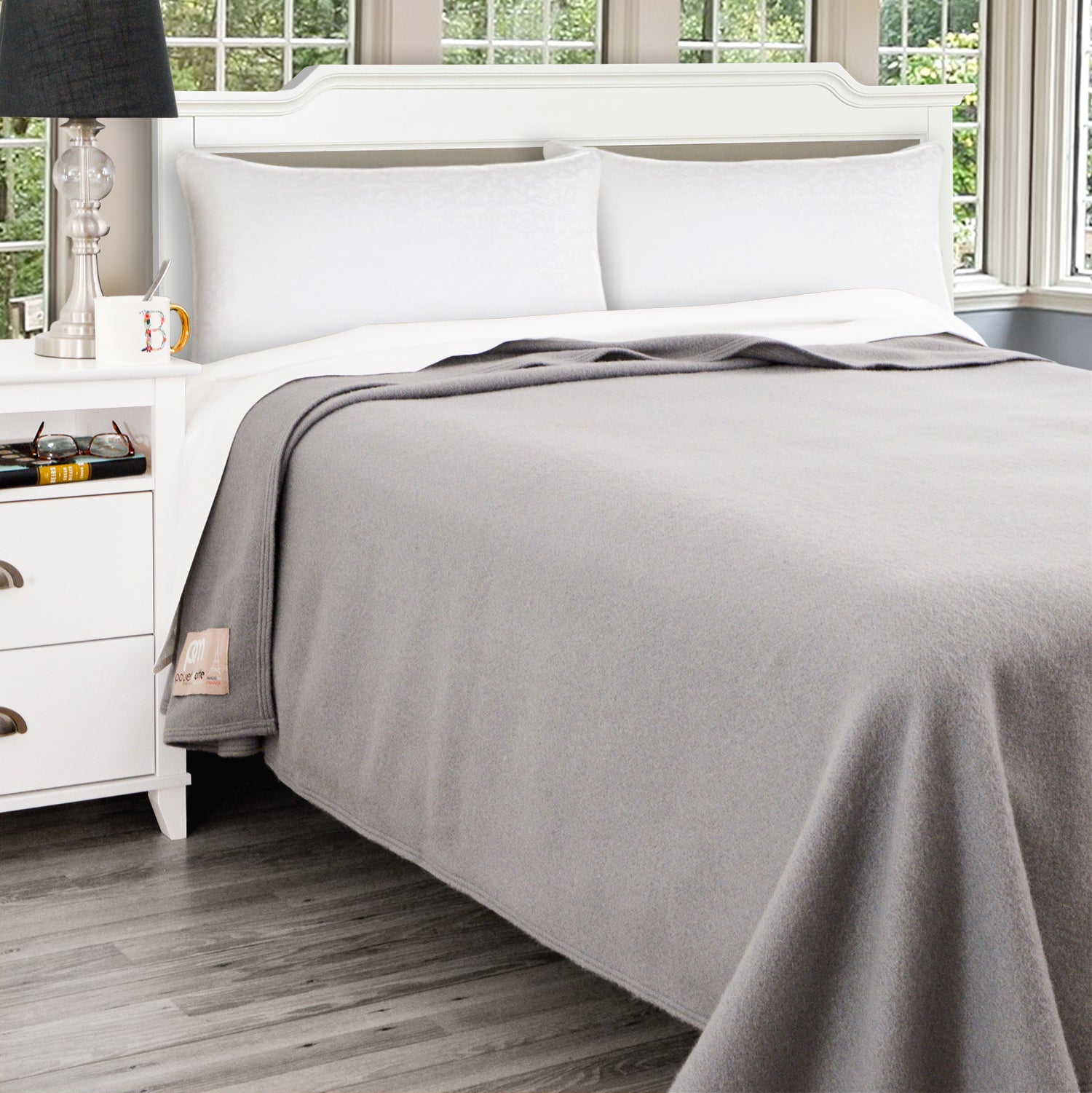 Poyet Motte Antibes 350GSM Lightweight 100-Percent Virgin Wool Blanket, Light Grey